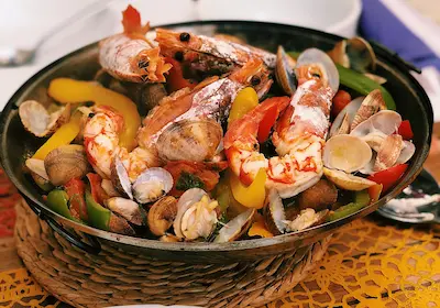 Cataplana — preparat emblematic — sejur charter Algarve