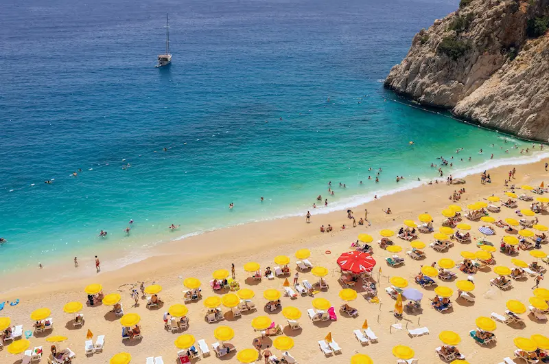 Vacanță charter Antalya, Turcia – Riviera turcească — all-inclusive premium și plaje cu nisip fin.