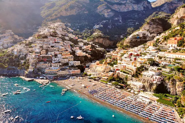 Amalfi Coast guide — Villa Rufolo in Ravello with towers and gardens facing the sea