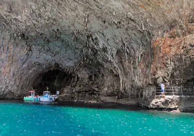 Boat trip to the sea caves — Puglia charter holiday