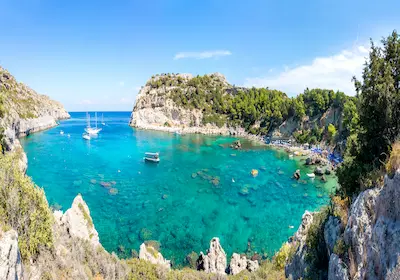 Anthony Quinn Bay — sejur charter Rhodos