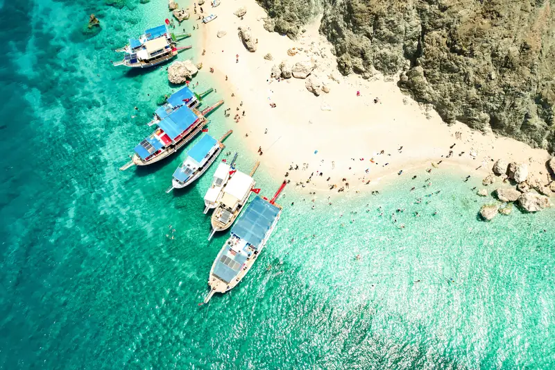 Vacanță charter Antalya — ultra all-inclusive pe riviera turcească